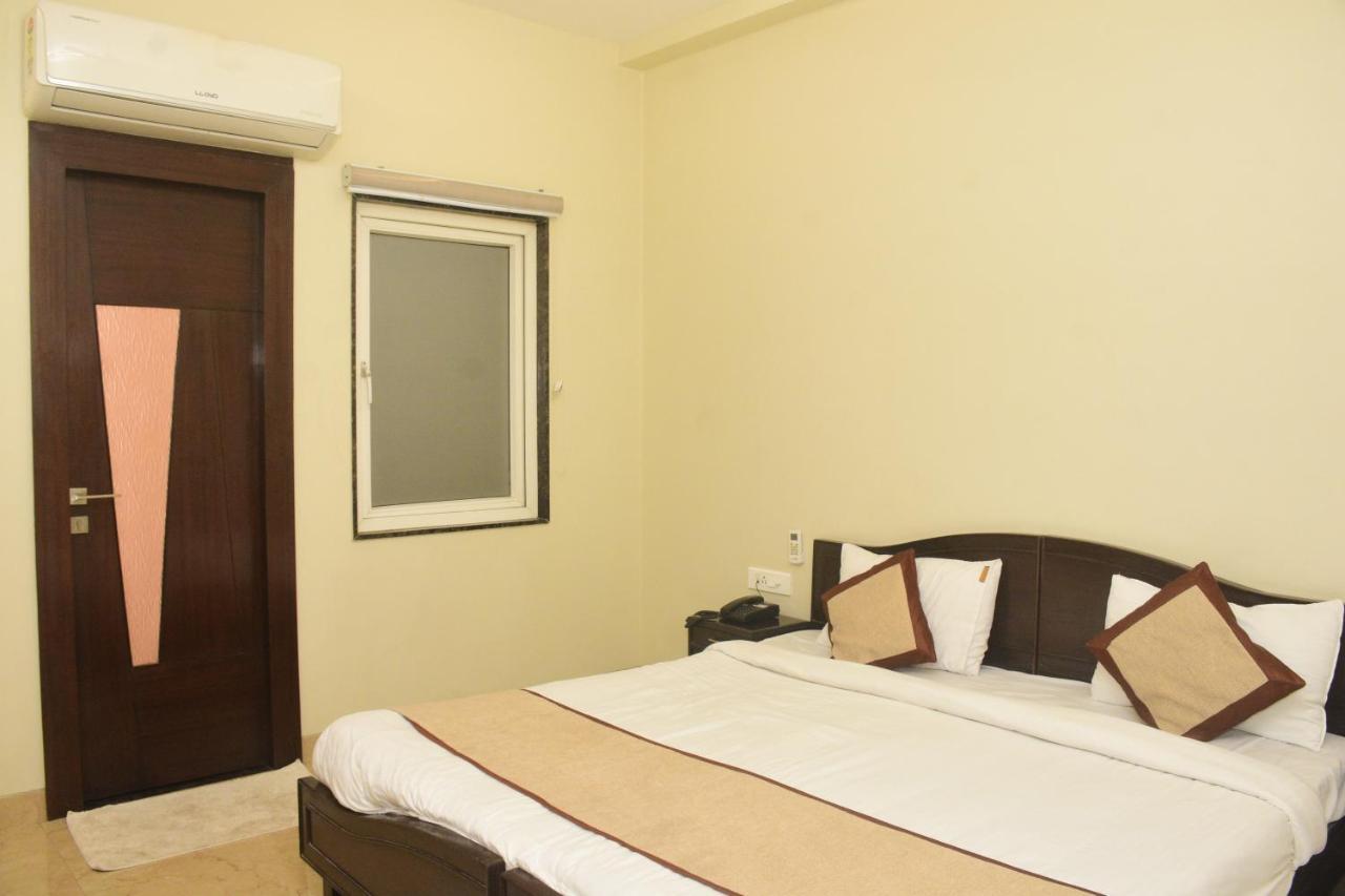 Taj Sojourn Bed & Breakfast Agra  Bagian luar foto