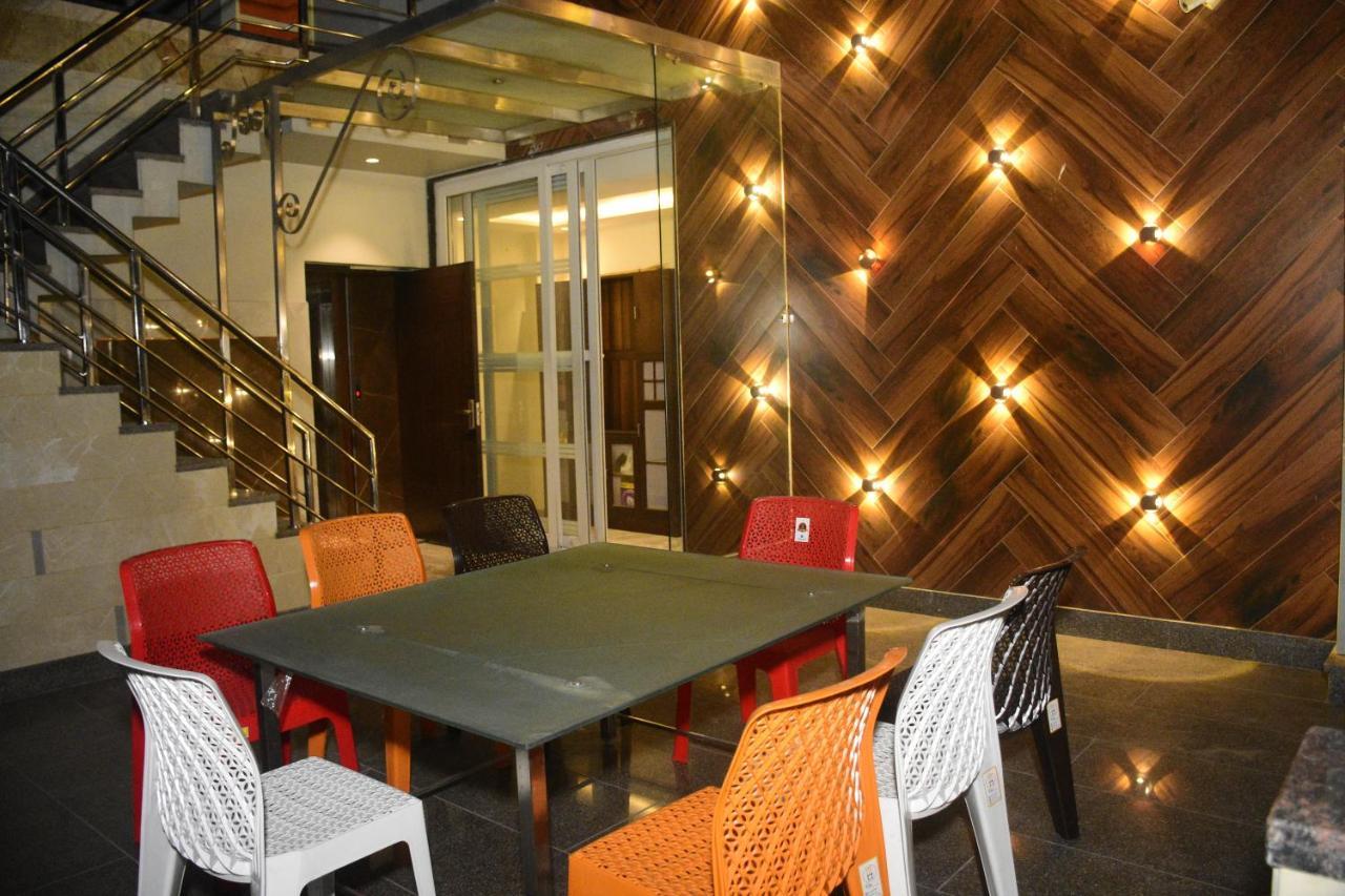 Taj Sojourn Bed & Breakfast Agra  Bagian luar foto